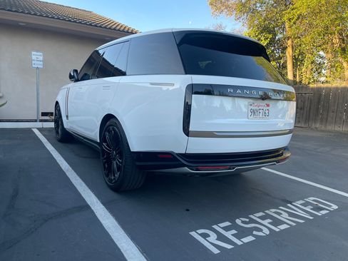 Used 2024 Land Rover Range Rover SE image 16