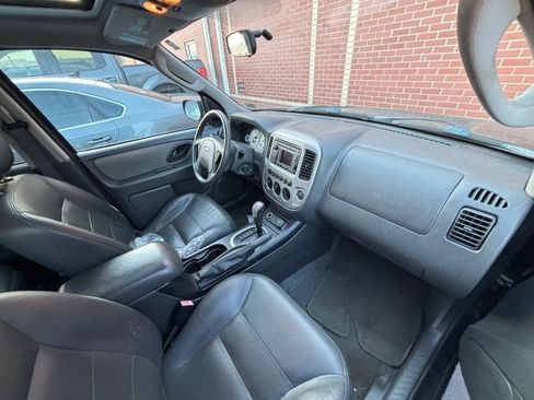 Used 2006 Ford Escape 4WD Hybrid image 16