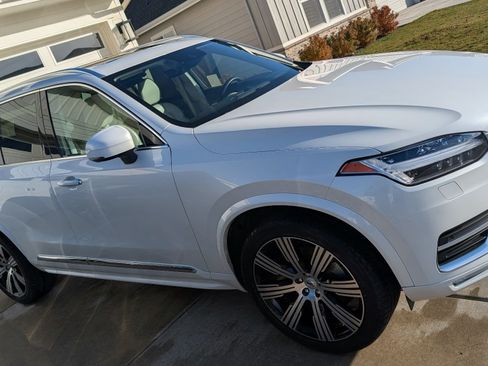 Used 2021 Volvo XC90 T6 Inscription image 2