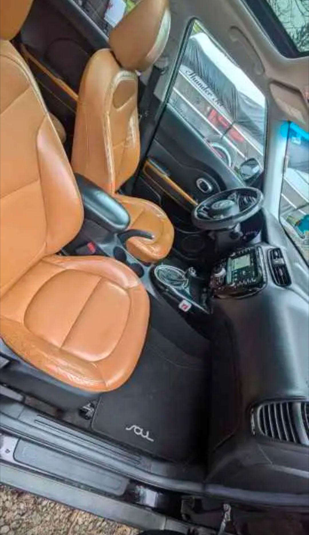 Used 2016 Kia Soul ! w/ Premium Package FWD image 12