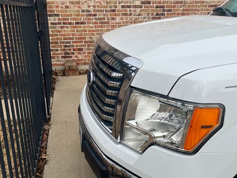 Used 2012 Ford F150 XLT w/ XLT Chrome Pkg image 5