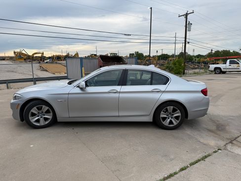 Used 2011 BMW 528i Sedan image 9