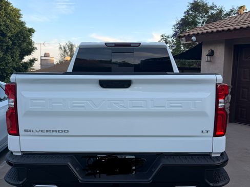 Used 2025 Chevrolet Silverado 1500 LT Trail Boss w/ Convenience Package II AWD/4WD image 6