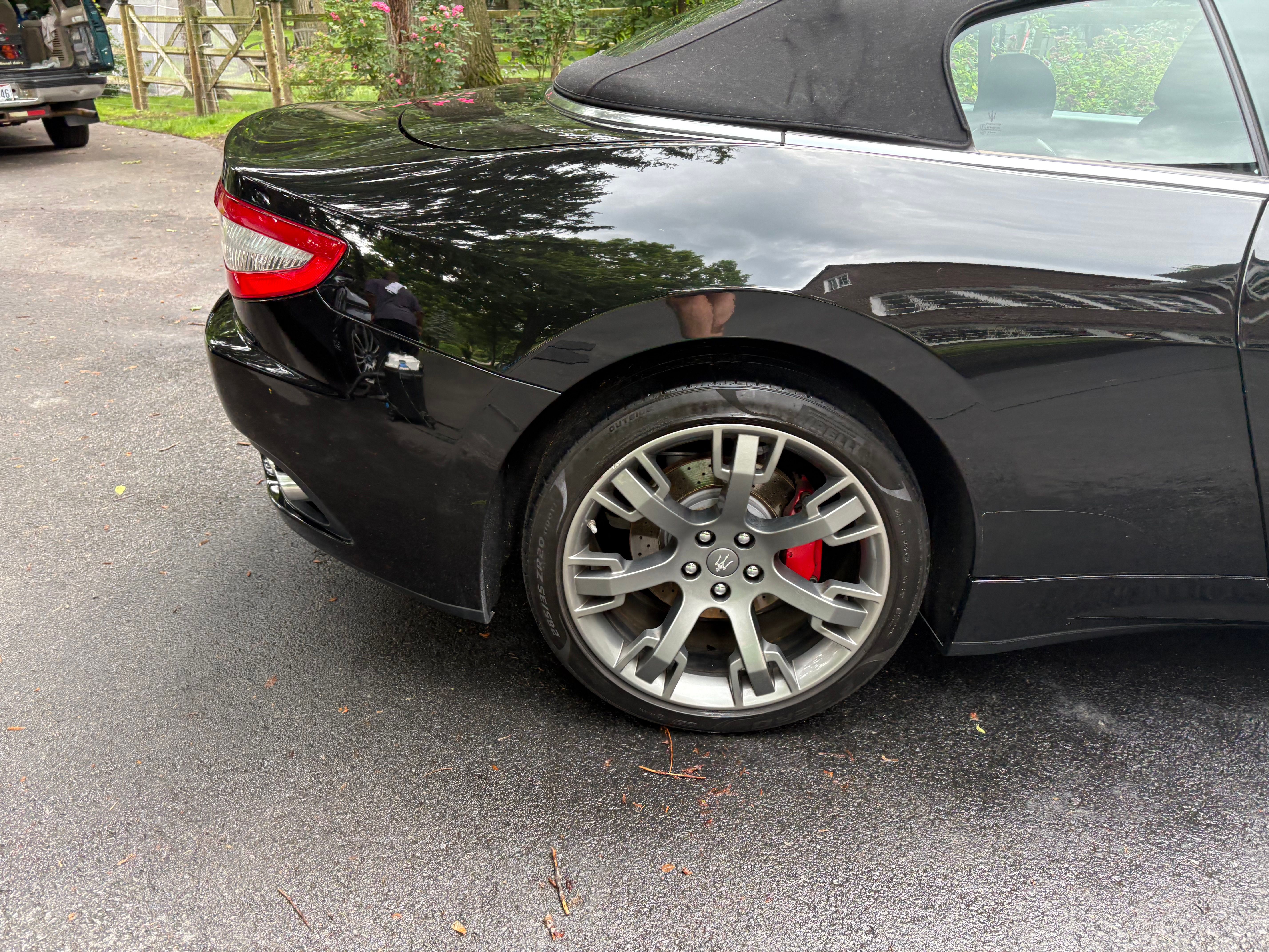 Used 2015 Maserati GranTurismo Convertible RWD image 6