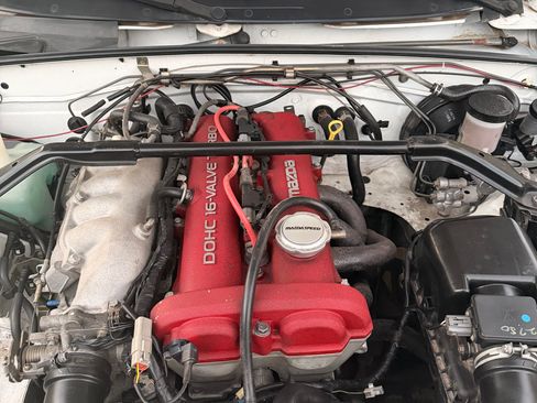 Used 2003 MAZDA MX-5 Miata image 2