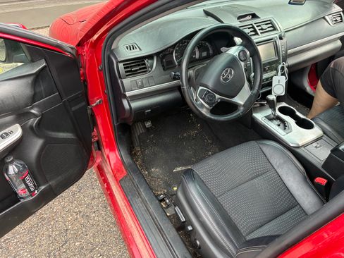 Used 2014 Toyota Camry FWD image 5