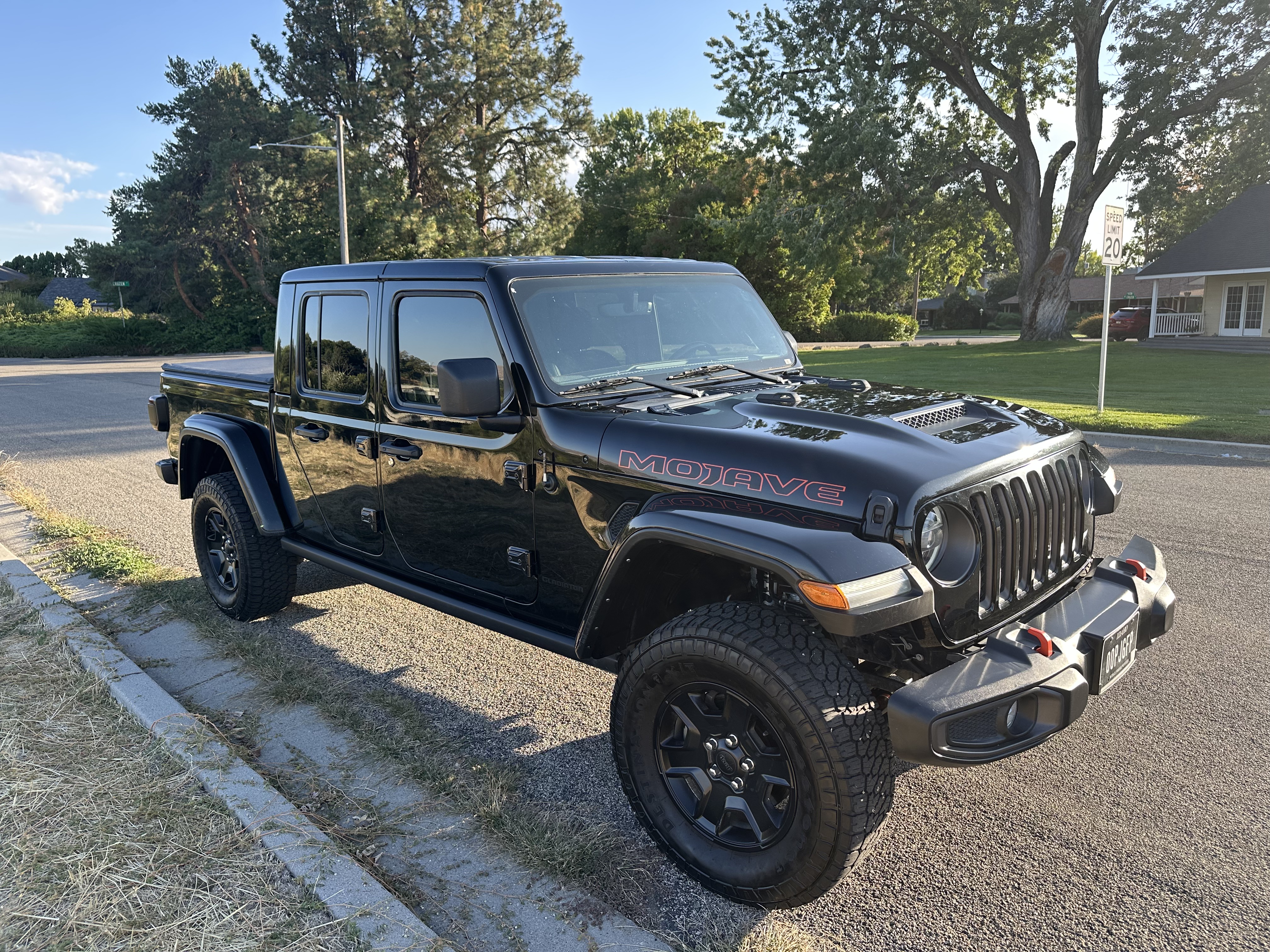 Used 2021 Jeep Gladiator Mojave AWD/4WD image 19