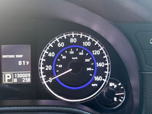 Used 2010 INFINITI G37 Journey w/ Premium Pkg image 13