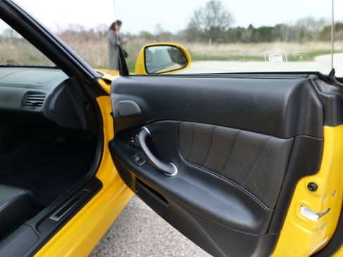 Used 2004 Honda S2000 image 5