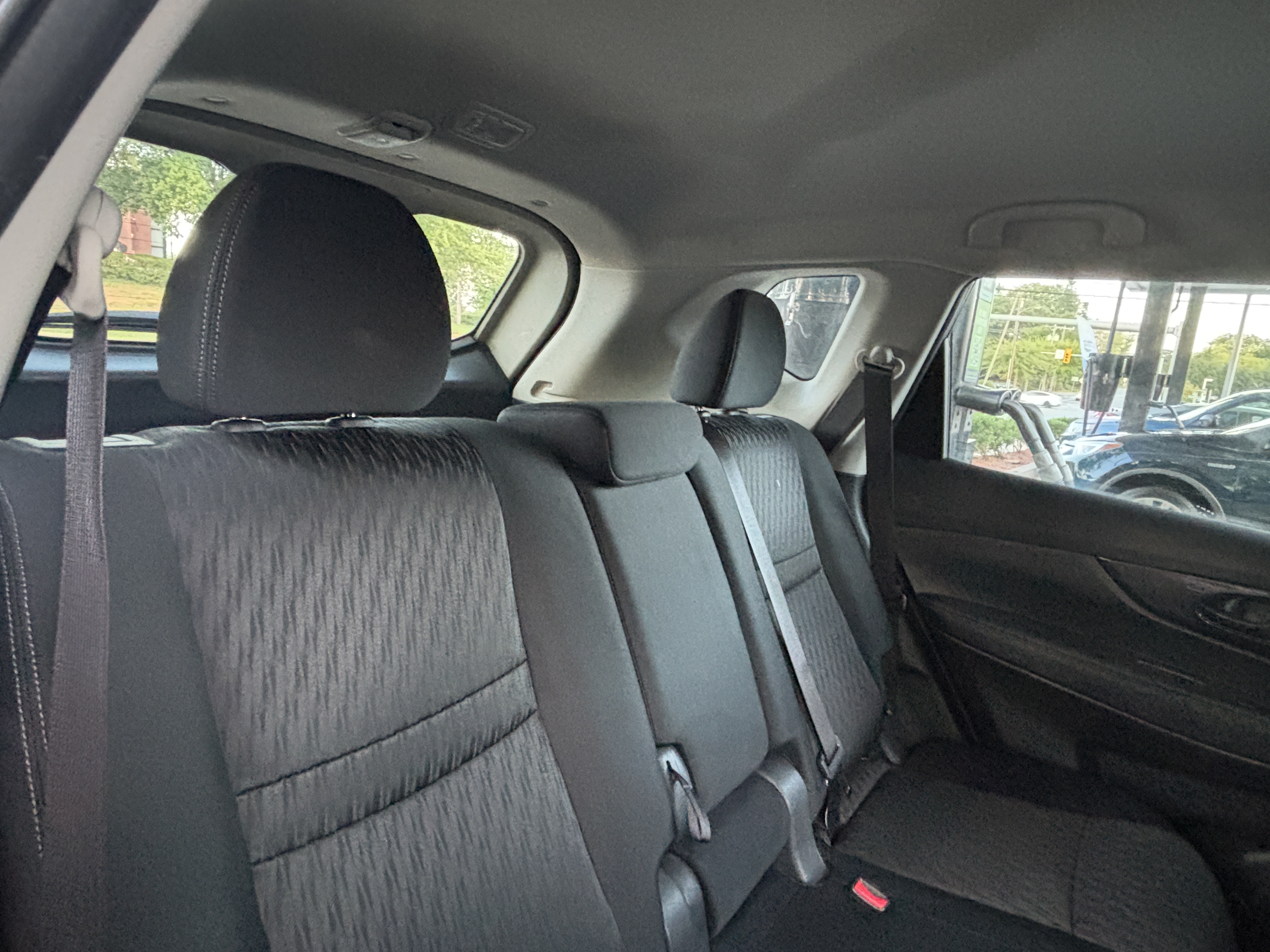 Used 2019 Nissan Rogue S FWD image 12