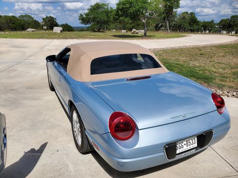 Used 2004 Ford Thunderbird RWD image 16