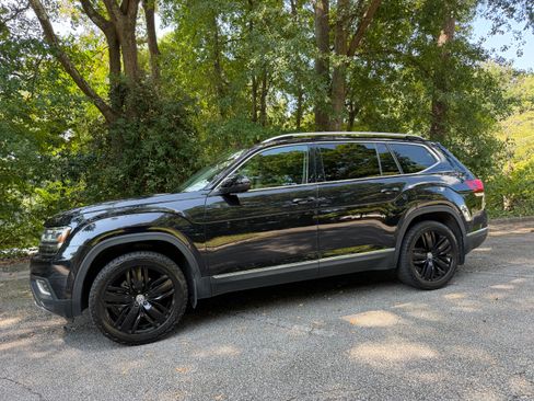 Used 2018 Volkswagen Atlas SEL Premium AWD/4WD image 2