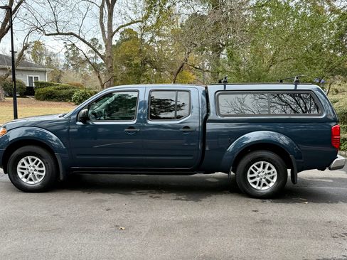 Used 2019 Nissan Frontier SV image 6