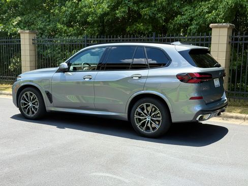 Used 2025 BMW X5 xDrive50e w/ Executive Package AWD/4WD image 5