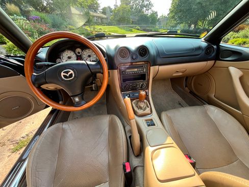 Used 2001 MAZDA MX-5 Miata RWD image 20