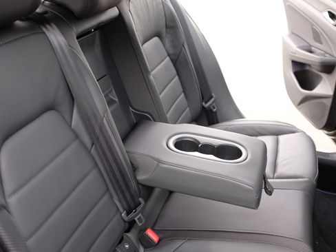 Used 2024 Volkswagen Golf R image 12