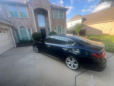 Used 2016 INFINITI Q70 L 3.7 RWD image 2