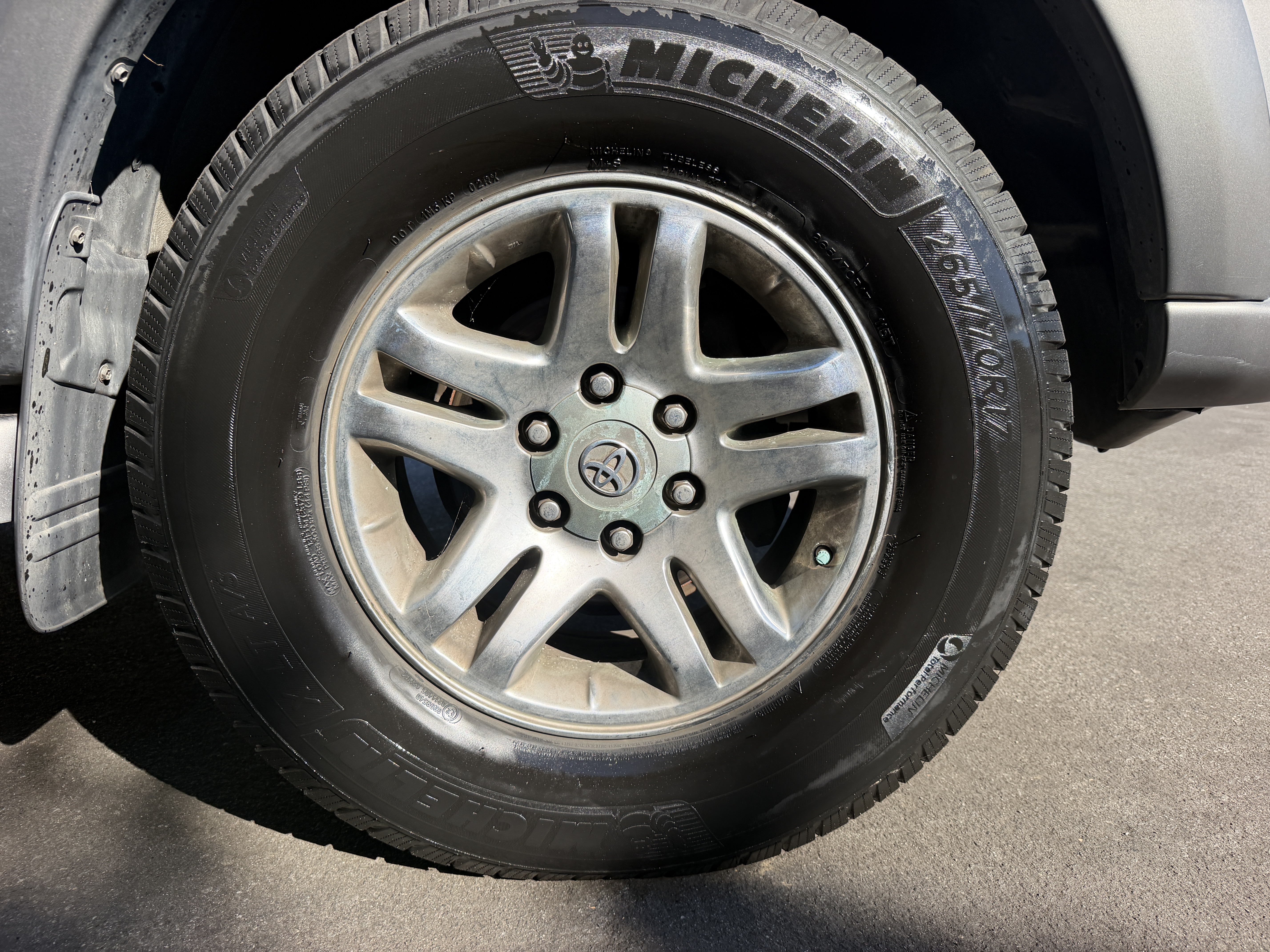 Used 2004 Toyota Tundra Limited w/ Towing Pkg RWD image 6