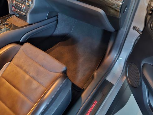 Used 2020 Ford Mustang Shelby GT500 w/ Carbon Fiber Track Pack image 19