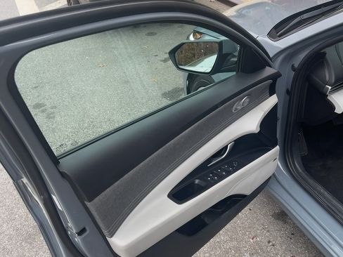 Used 2023 Hyundai Elantra Limited image 25