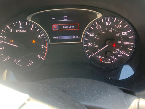 Used 2016 Nissan Altima 2.5 SR w/ LED Appearance Package image 6