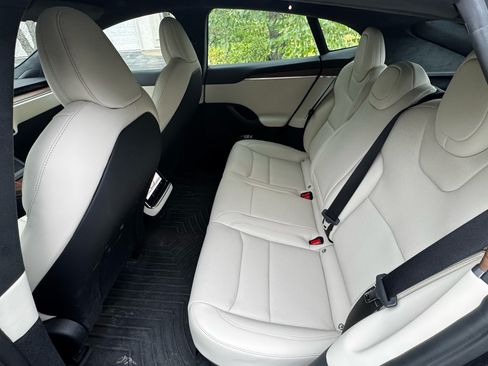 Used 2022 Tesla Model S Standard Range image 5