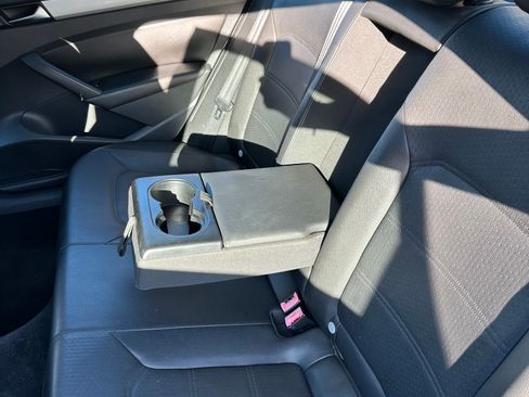 Used 2013 Volkswagen Passat 2.5 SE image 4