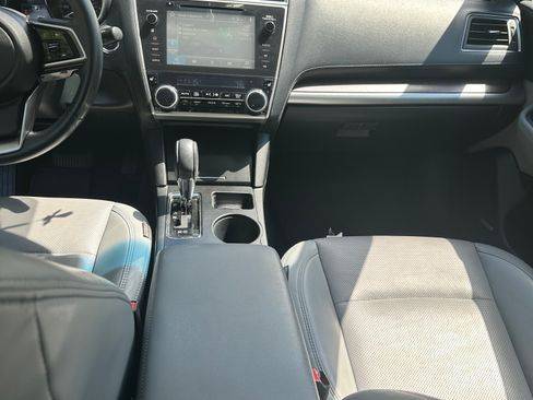 Used 2018 Subaru Outback 3.6R Limited AWD/4WD image 11