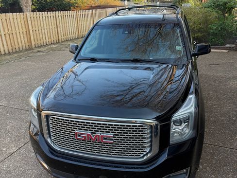 Used 2015 GMC Yukon Denali w/ Premium Package image 2