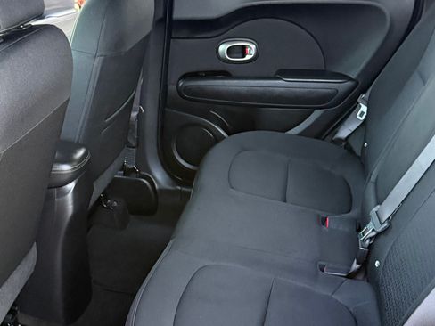 Used 2015 Kia Soul + FWD image 24