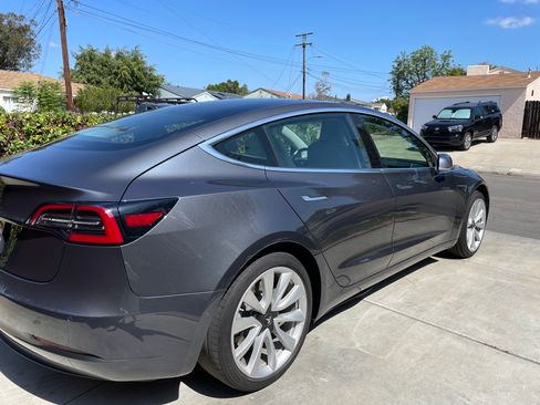 Used 2019 Tesla Model 3 Standard Range Plus image 8