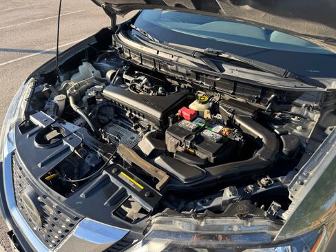 Used 2018 Nissan Rogue SV image 20