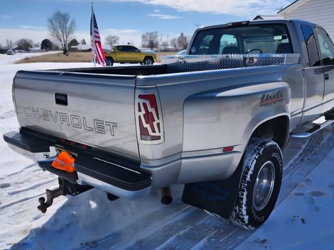 Used 2000 Chevrolet Silverado 3500 4x4 Extended Cab image 10