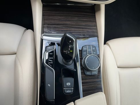 Used 2018 BMW 530i xDrive AWD/4WD image 11