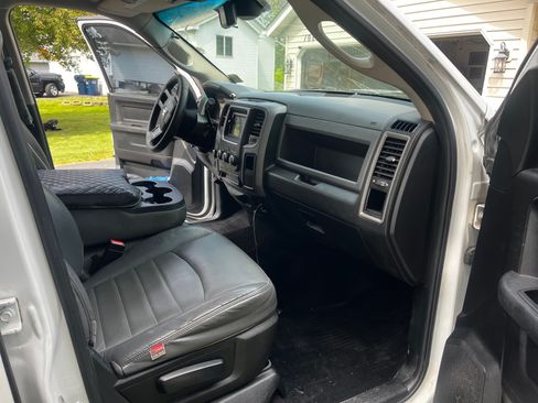 Used 2016 RAM 2500 Tradesman w/ Chrome Appearance Group AWD/4WD image 10
