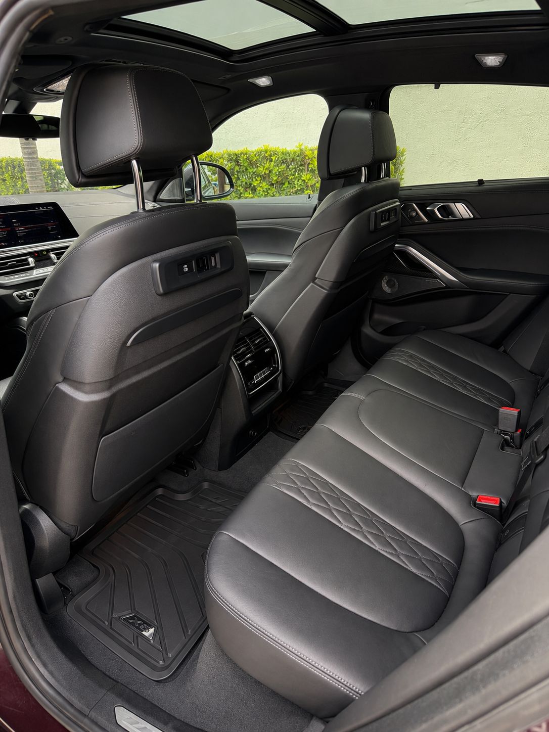 Used 2023 BMW X6 M50i w/ Executive Package AWD/4WD image 4