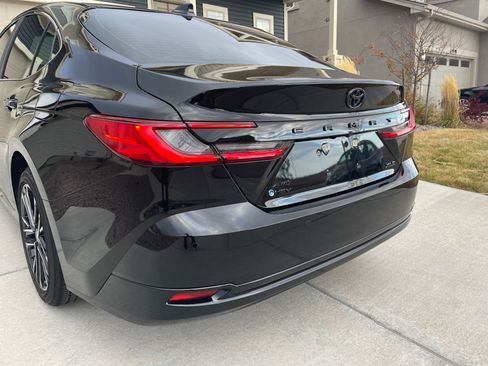 Used 2025 Toyota Camry XLE image 8