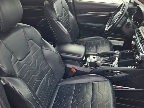 Used 2021 Kia Telluride SX w/ SX Prestige Package image 16