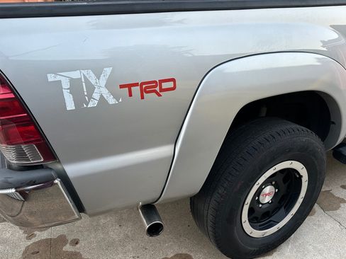 Used 2011 Toyota Tacoma PreRunner image 5