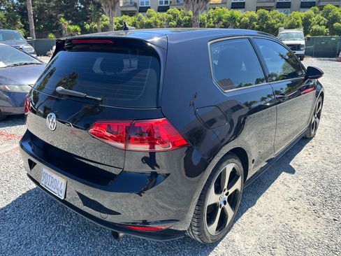 Used 2015 Volkswagen GTI SE FWD image 4