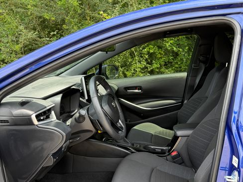 Used 2021 Toyota Corolla SE FWD image 5