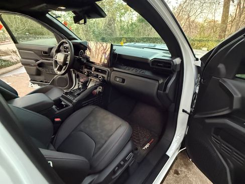 Used 2025 Toyota Tacoma TRD Pro image 10