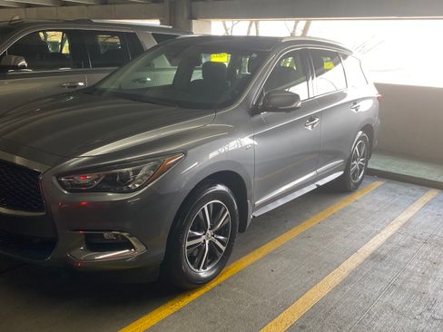 Used 2017 INFINITI QX60 AWD w/ Premium Plus Package image 8