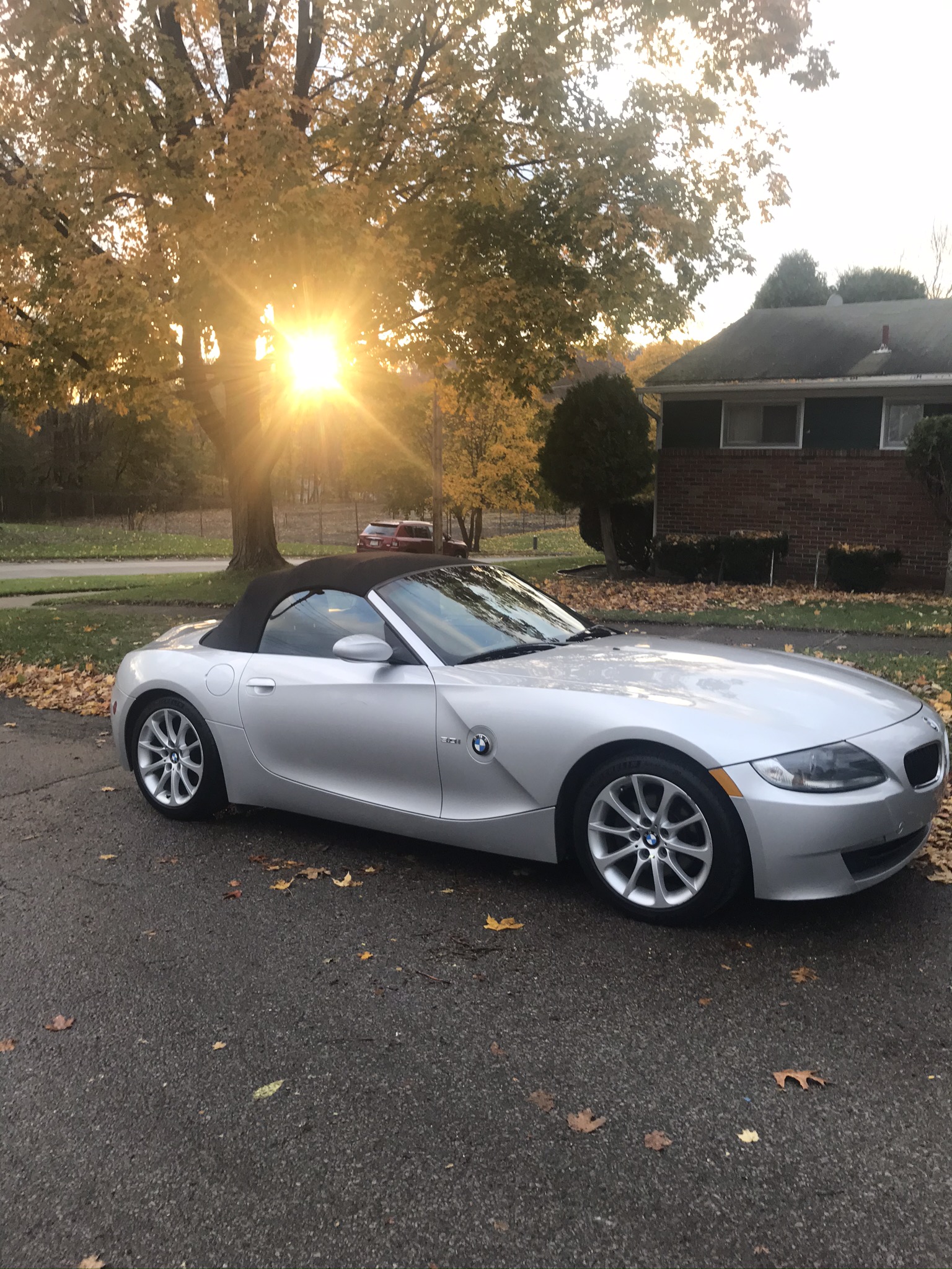 Used 2006 BMW Z4 3.0i RWD image 12