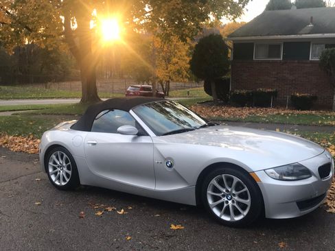 Used 2006 BMW Z4 3.0i RWD image 12