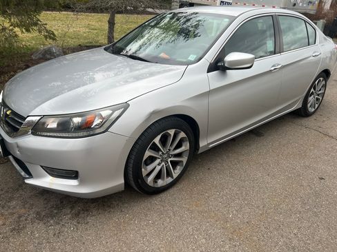 Used 2015 Honda Accord Sport image 10