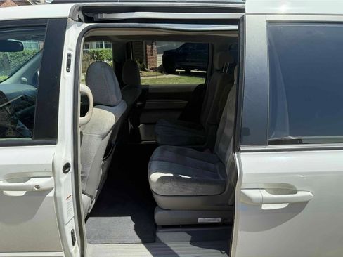 Used 2007 Kia Sedona EX image 4