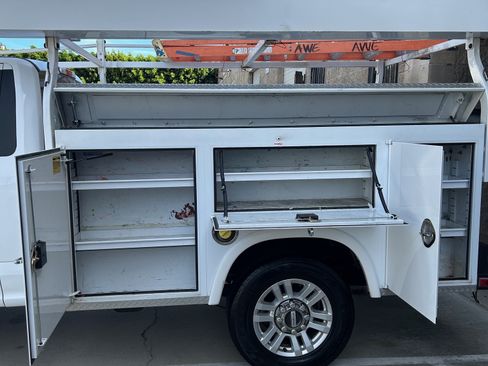 Used 2017 Ford F250 XLT image 12