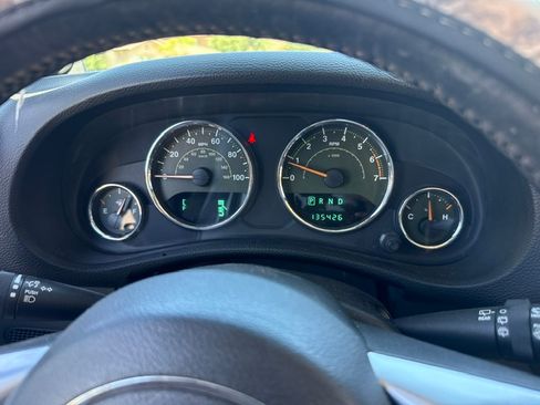 Used 2011 Jeep Wrangler Unlimited 70th Anniversary w/ Connectivity Group AWD/4WD image 6