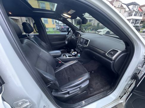 Used 2018 Jeep Grand Cherokee Altitude image 8